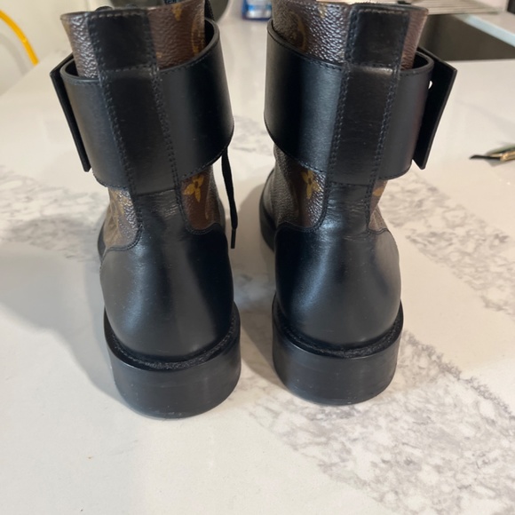 Louis Vuitton ranger boots - Picture 3 of 5